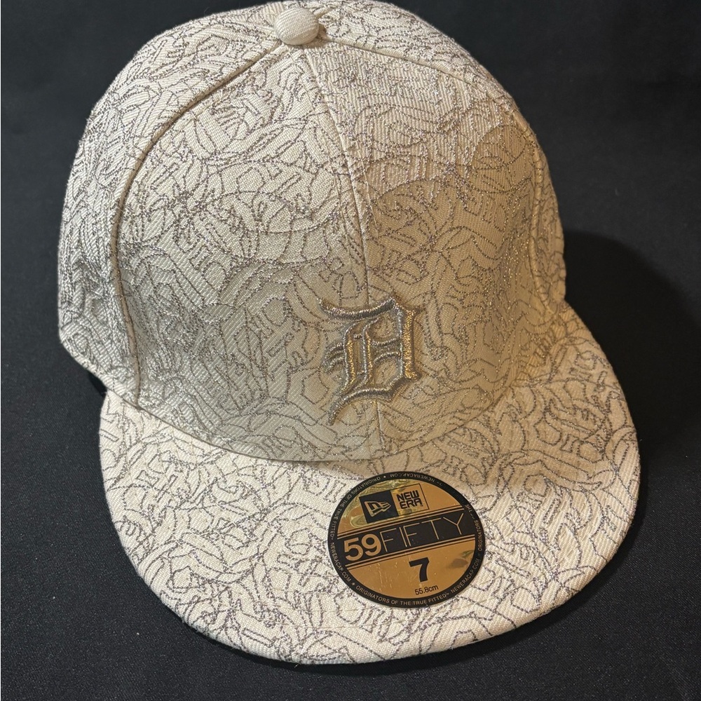 Detroit Tigers New Era 59FIFTY Cream and Metallic Patterned Fitted Cap Size 7